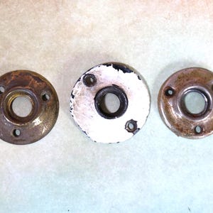1 Vintage Door Knob Rosette