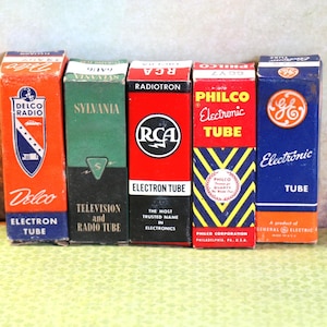 1 Vintage Vacuum Tube in Box
