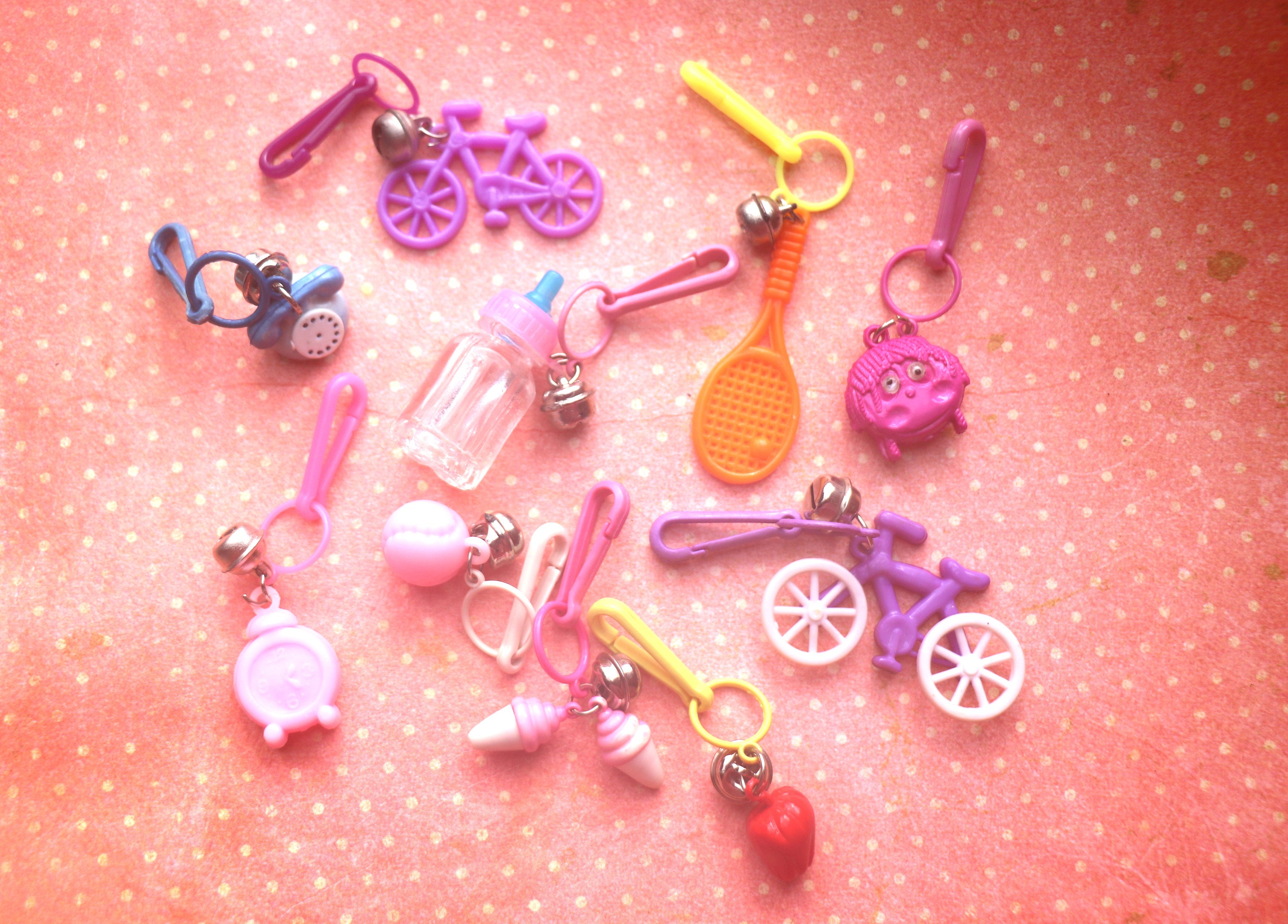Vintage plastic figural clip-on hairbrush charms keyrings keychain —