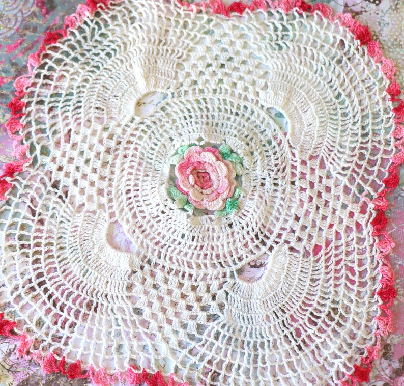 2 sizes 1 Beautiful Cotton Crocheted Rose Centered Doily