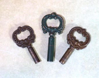1 Antique Brass Oil Lamp Turn Key