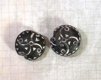 1 Large African Clay Bead