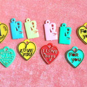 1 Vintage Gumball Machine Plastic LOVE or Heart Charm