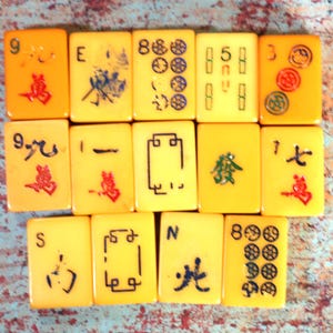 1 Vintage Bakelite Mahjong Piece