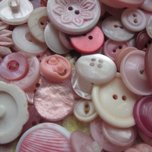 10 Vintage Shades of Pink Buttons image 1