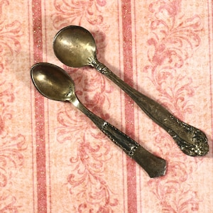 1 Vintage Sterling Salt Spoon