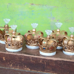 Gold Crown Centerpiece, Gold Crown, Wedding Cake Topper Crown / Metal Crown  