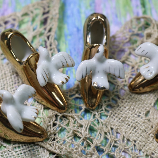 1 Vintage Miniature Ceramic Gold Shoe with Dove