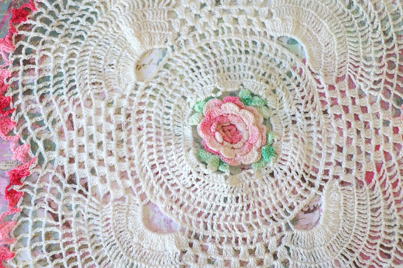 2 sizes 1 Beautiful Cotton Crocheted Rose Centered Doily