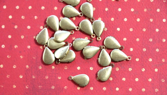 1 or 3 Vintage Small Brass Teardrop Lockets