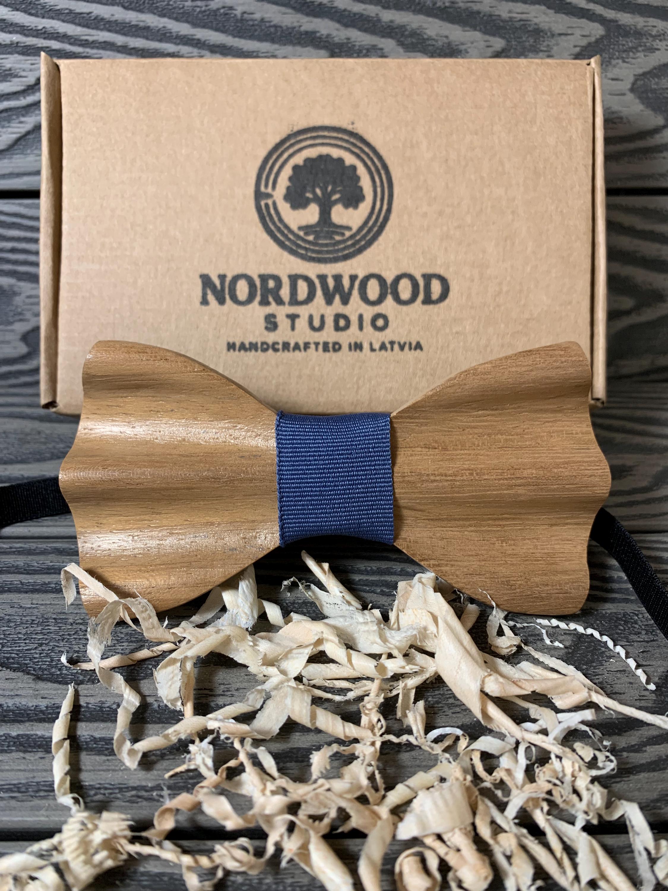 Handmade Wooden Bow Tie for Men - Carved Mahogany Bowtie, Rustic Wedding Accessory, Groomsmen Gift, Dad Birthday Present