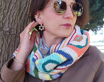 ヴィンテージスタイルのグランマスクエアクロシェスカーフ – 柔らかい手編みパッチワークショール、ボヘミアンウィンターラップ