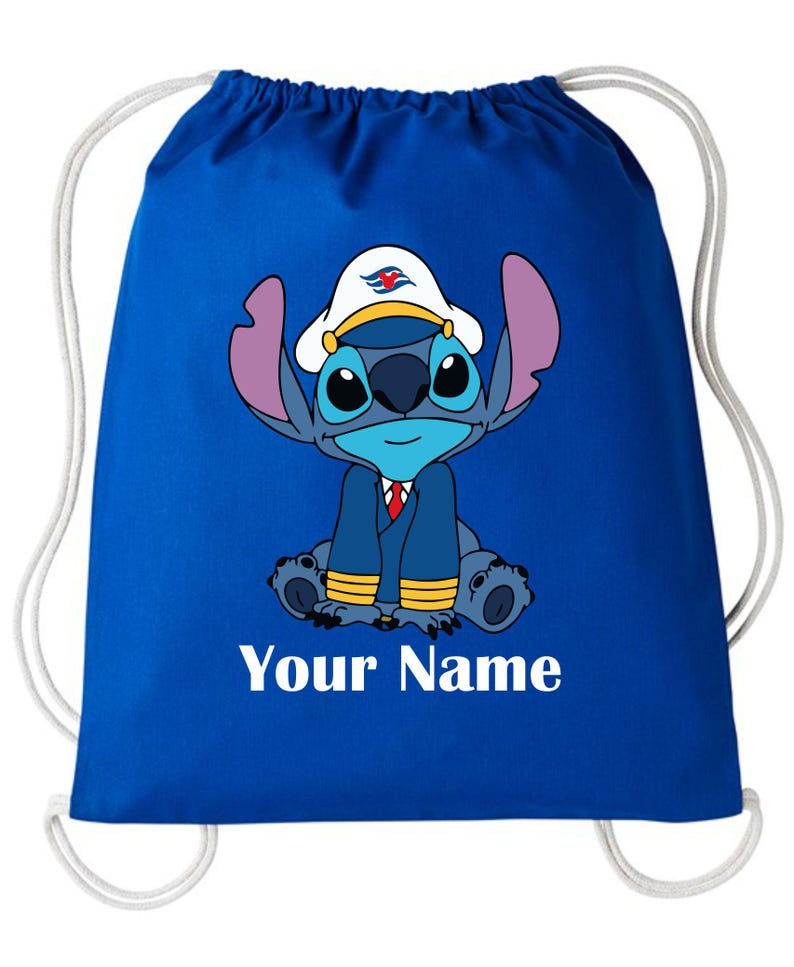 Op de afbeelding: Een koningsblauwe rugzak met trekkoord met een stripfiguur met een kapiteinshoed en een pak. De tekst "Your Name" is in het wit op de bodem van de tas gedrukt. Witte trekkoorden maken het ontwerp compleet.
