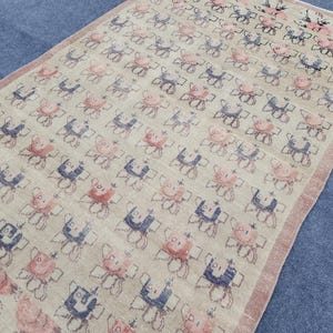 Vintage Oushak Rug 4.5 x 7.2 FT: Hand-Woven Wool, Faded Beige & Pink