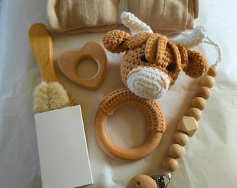 Set de regalo de sonajero de vaca de las Tierras Altas de ganchillo personalizado: juguetes de madera, baby shower
