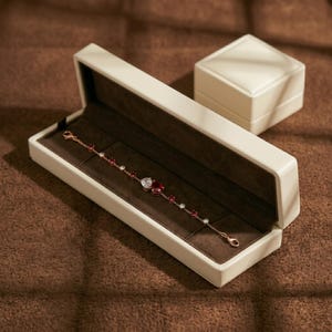 Anpassad premium lyxig smyckeslåda i vitt läder, smyckesetask, mikrofiberfoder, smyckesförpackning, armbands- och halsbandsask