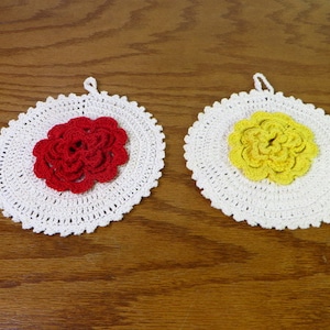 Vintage Crocheted Flower Potholders: 1950s Kitchen Decor