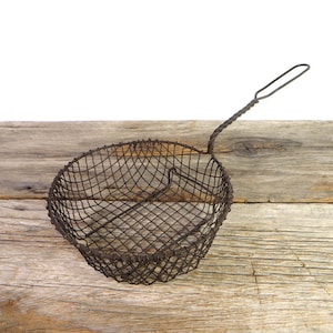 Primitive Wire Strainer Pot Sieve Rustic Kitchen Decor Farmhouse Kitchen Decor Wire Basket with Handle Country Home Decor