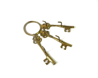 Vintgage Brass Key Holder Wall Key Holder With Skeleton Keys 1970's Home Decor Key Organizer Retro Wall Decor 6 Hook Key Holder