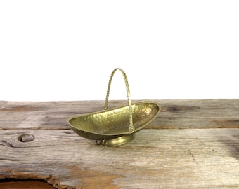 Vintage Brass Basket Gold Colored Basket With Handle Hammered Brass Oval Shaped Basket 1970's Home Decor Christmas Decorating