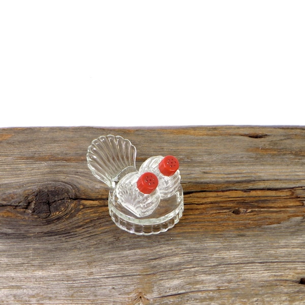 Vintage Clear Glass Salt and Pepper Shakers with Red Caps on Fan Shaped Stand Art Deco Design Retro Kitchen Decor