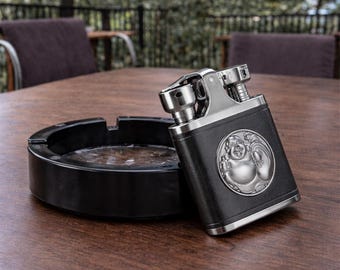 Encendedor de cuero de lujo hecho a mano, resistente al viento y recargable.