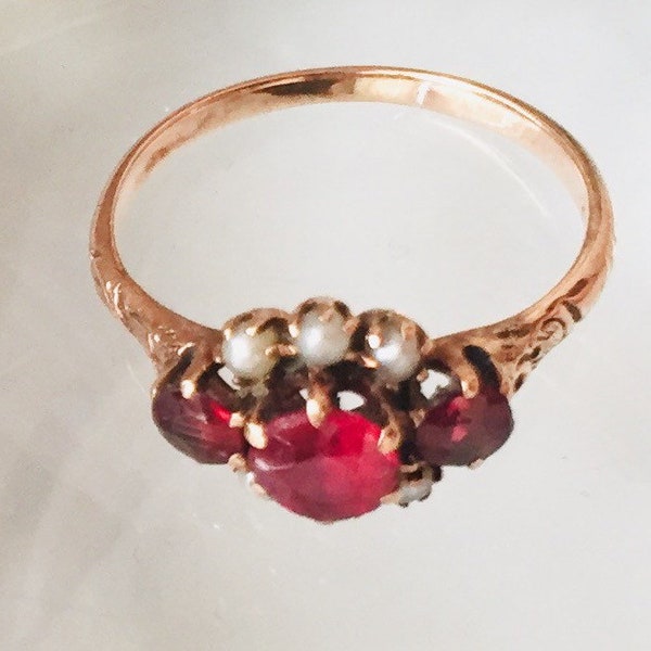 Victorian 10K 10 Ct Gold Ring 3 Garnets 6 Seed Pearls Incised Shoulders, Hallmark, Sz 6 1/4