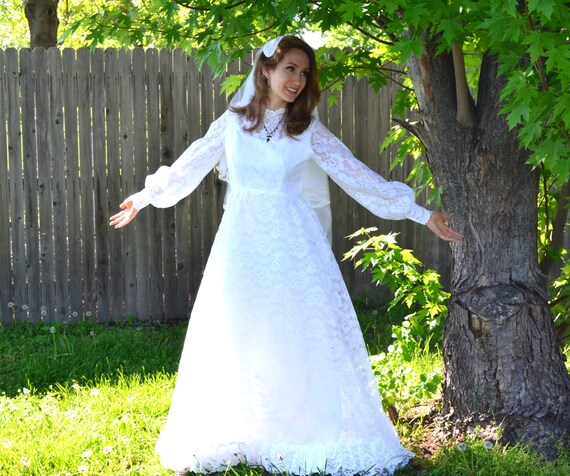 Floral White Wedding Dress 1960s Empire Waist Bri… - image 2