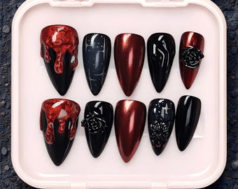 Juego de uñas postizas hechas a mano / Góticas rojas y negras