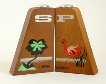 Vintage Flamingo Shakers, Souvenir Salt Pepper, Florida Palm Tree, Kitschy Tiki Wood