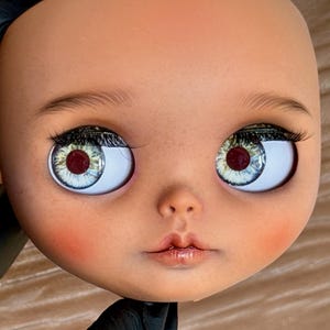 LaLha DOLL – OOAK Art Doll | Hand-Painted Custom Blythe with Unique Faceplate & Eyechips image 2