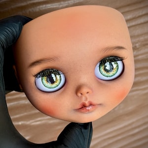 LaLha DOLL – OOAK Art Doll | Hand-Painted Custom Blythe with Unique Faceplate & Eyechips image 10