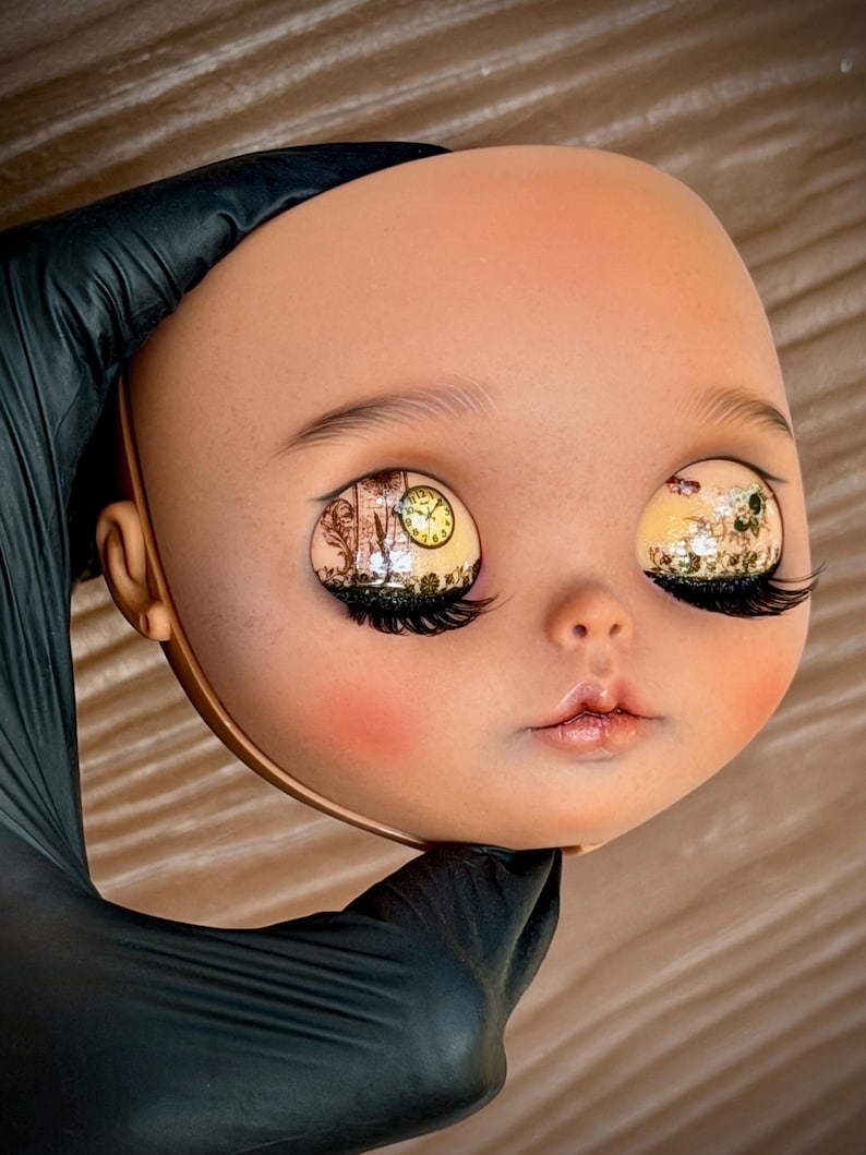 LaLha DOLL – OOAK Art Doll | Hand-Painted Custom Blythe with Unique Faceplate & Eyechips image 4