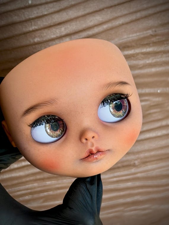 LaLha DOLL – OOAK Art Doll | Hand-Painted Custom Blythe with Unique Faceplate & Eyechips