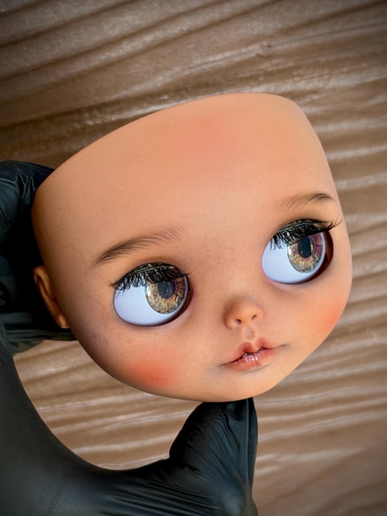 LaLha DOLL – OOAK Art Doll | Hand-Painted Custom Blythe with Unique Faceplate & Eyechips image 3