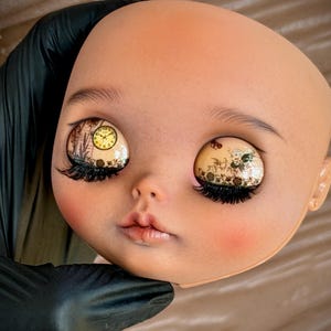 LaLha DOLL – OOAK Art Doll | Hand-Painted Custom Blythe with Unique Faceplate & Eyechips image 5
