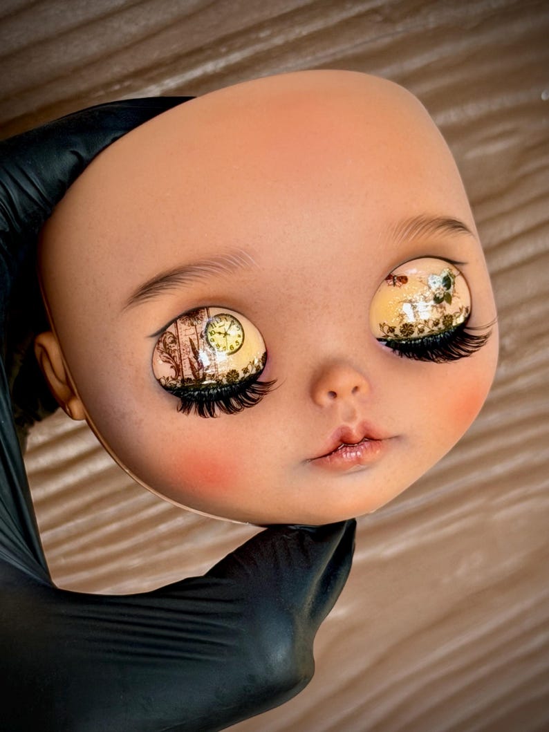 LaLha DOLL – OOAK Art Doll | Hand-Painted Custom Blythe with Unique Faceplate & Eyechips image 6