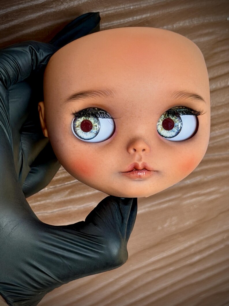 LaLha DOLL – OOAK Art Doll | Hand-Painted Custom Blythe with Unique Faceplate & Eyechips image 2