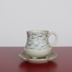 Handmade Ceramic Cloud Mug with Saucer – Minimalist Three-Legged Tea Cup, Hand-Painted Vintage Coffee Cup, Unique Gift for Tea Lovers