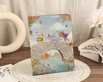 Cute Winnie the Pooh iPad Case Hard iPad Cover with Pencil Holder For iPad 11/10/9/8 iPad Pro 9.7"11"12.9"13" Air 4/5/6/7 Mini 4/5/6/7 2025