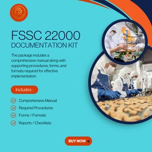 以下が含まれることがあります： FSSC 22000 ドキュメントキットを宣伝する、ターコイズとオレンジ色のグラフィック。テキストには「FSSC 22000 DOCUMENTATION KIT」と「内容：包括的なマニュアル、必要な手順、フォーム/フォーマット、レポート/チェックリスト」が含まれています。画像には、食品加工工場で働く人々も写っています。