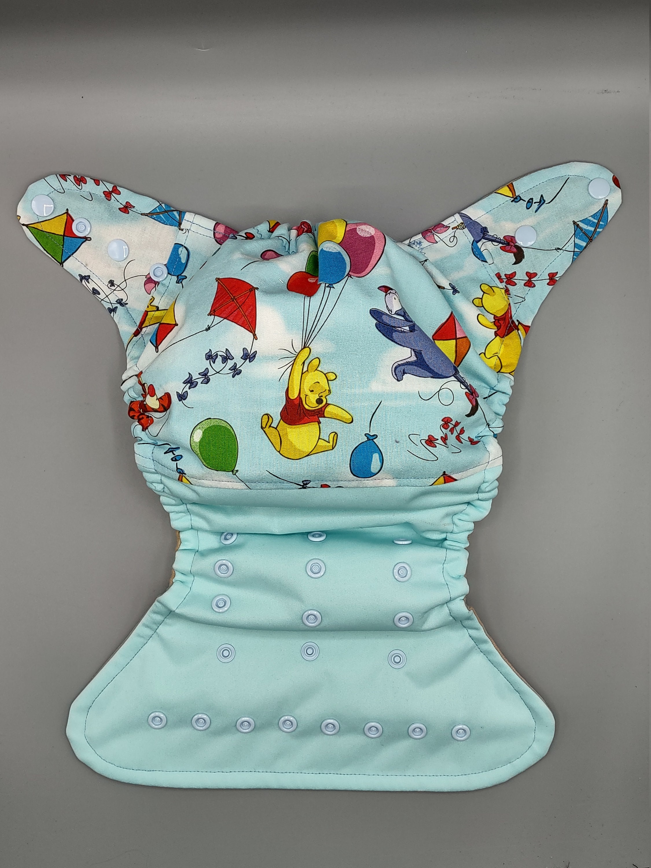 Pañal de tela SassyCloth, pañal de bolsillo de talla única con estampado de algodón de Winnie the Pooh. Fabricado a pedido.