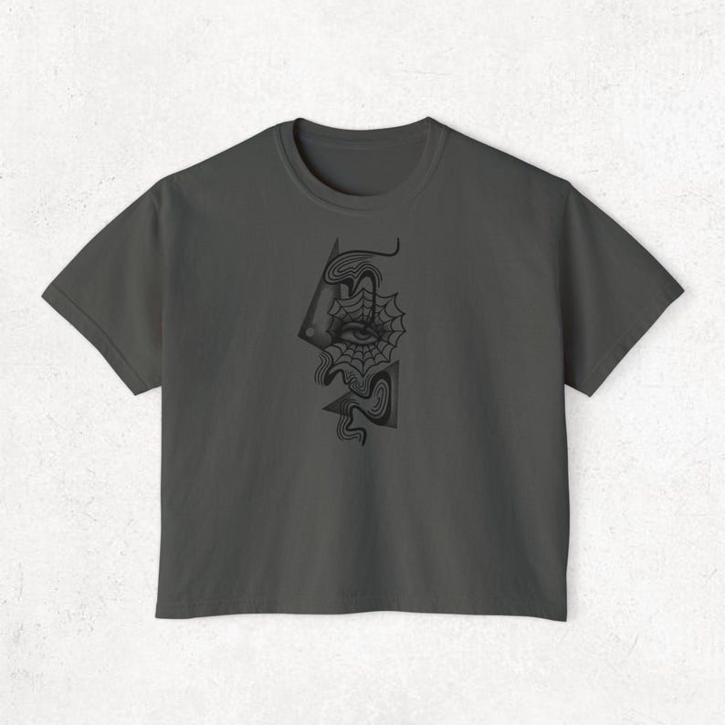 Abstract Art Boxy Tee: Women's Graphic Design Cotton Shirt imagem 9