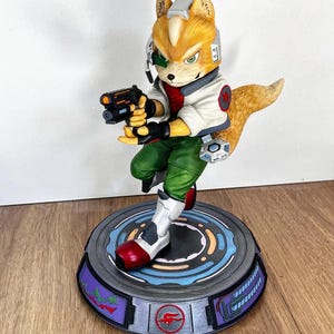 ピアーズ・ニヴァンス バイオハザード6 3Dフィギュア - Etsy 日本
