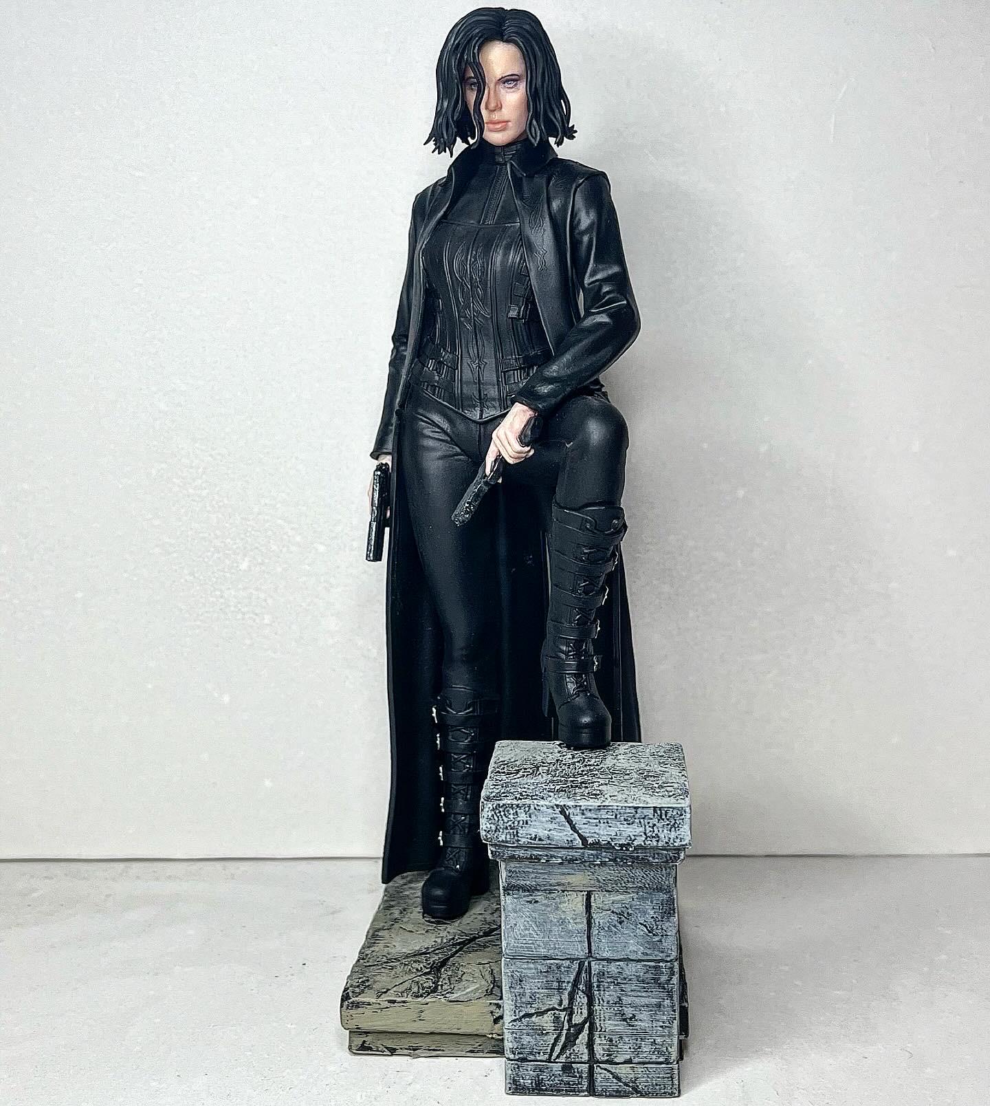 【yudaiさま 専用】　Heller Selene 3脚 Selene Underworld 1/6 3D Figure - Etsy