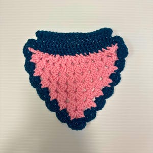 Kleine gehaakte hondenbandana
