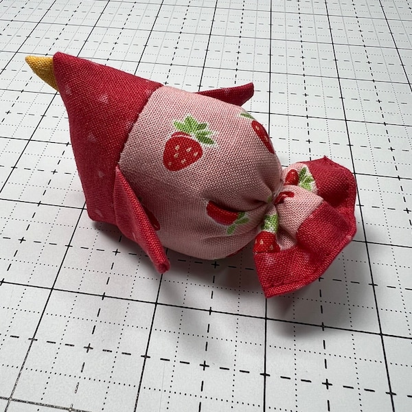 Handmade Pincushion/ Little Birdie Pincushion/ Sewing Gifts/ Tiny Bird Pinnie