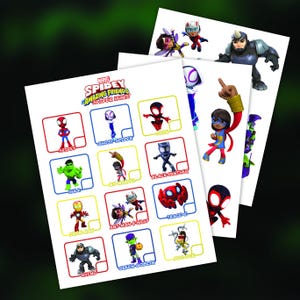 Op de afbeelding: Marvel Spidey en zijn Amazing Friends Spider Hunt! activiteitenvellen. De vellen bevatten kleurrijke illustraties van Spidey, Ghost-Spider en andere personages. De tekst bevat namen van personages zoals Hulk, Iron Man en Black Panther.