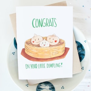 Carte de voeux Dim Sum pour nouveau-né, Dim Sum, Dim Sum, Dumpling cuit à la vapeur, Cartes de naissance, Jeux de mots drôles de nourriture, Cartes de baby shower asiatique