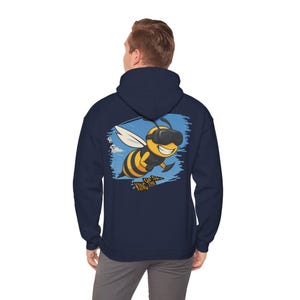 Sudadera con capucha unisex divertida de piloto de dron FPV, regalo de carreras de drones, sudadera con capucha de cuadricóptero, sudadera para amantes de los drones, entusiasta de los drones. imagen 6